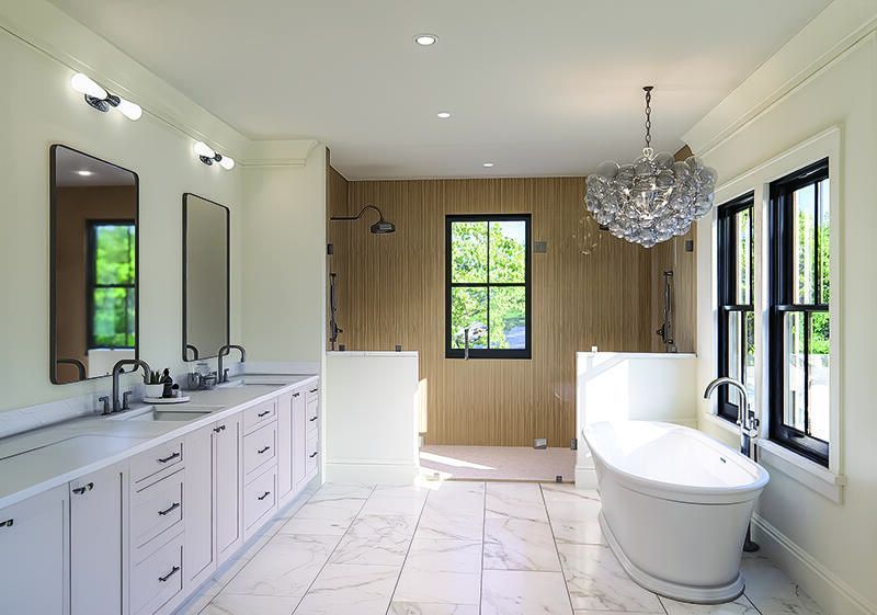 305 Queens Court Court Photo 9