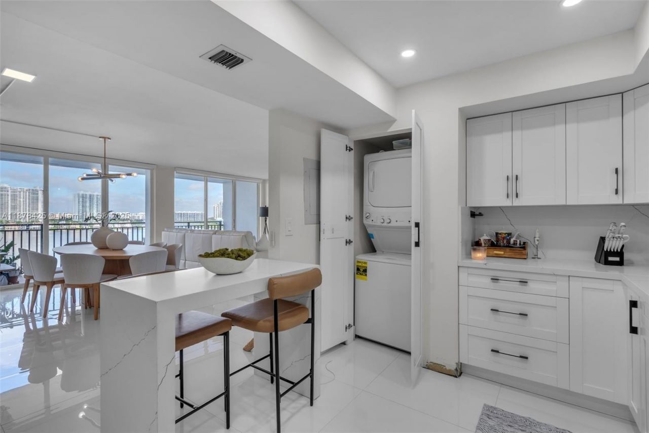 17720 N Bay Rd, Unit 903, Sunny Isles Beach, FL 33160 Photo