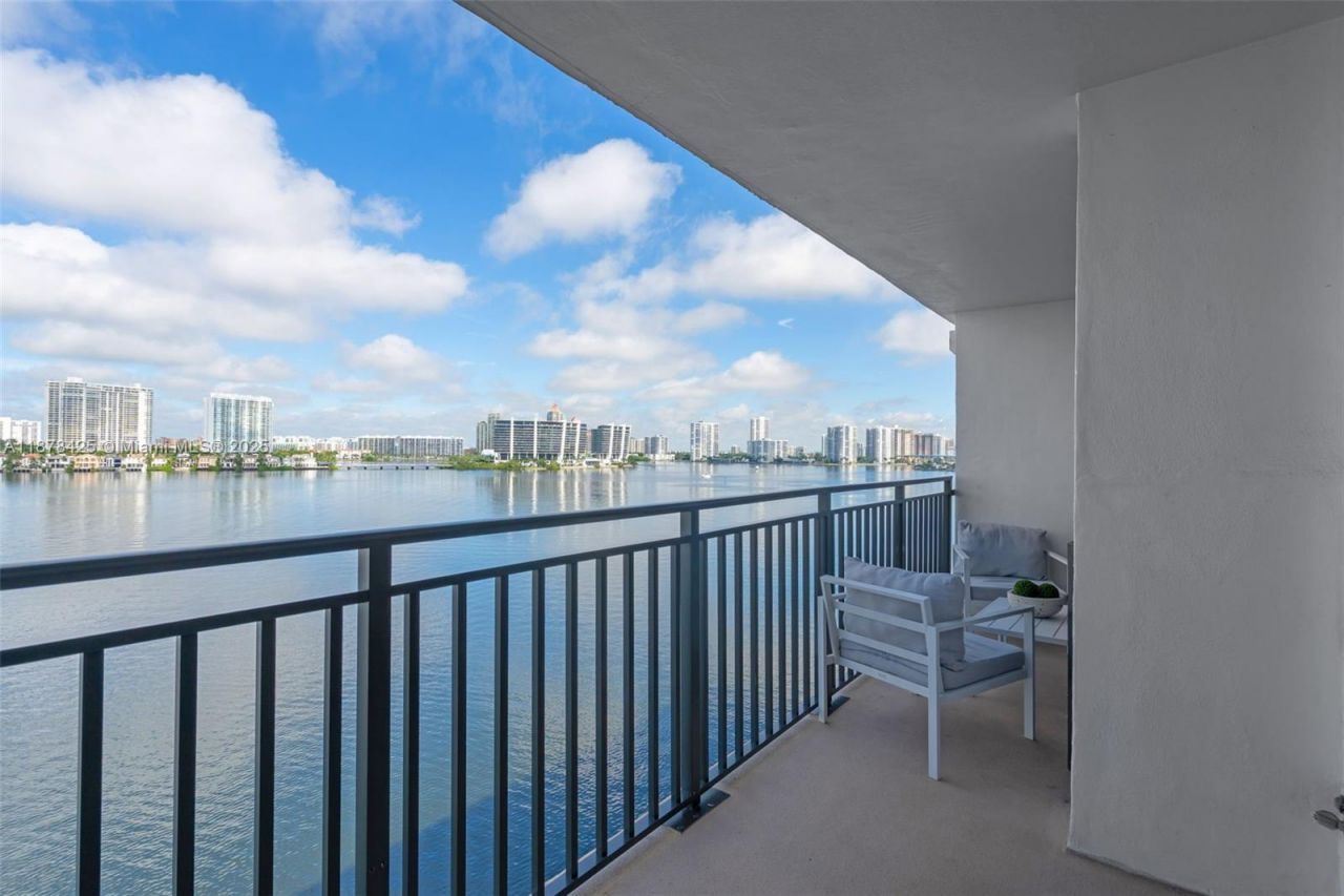 17720 N Bay Rd, Unit 903, Sunny Isles Beach, FL 33160 Photo