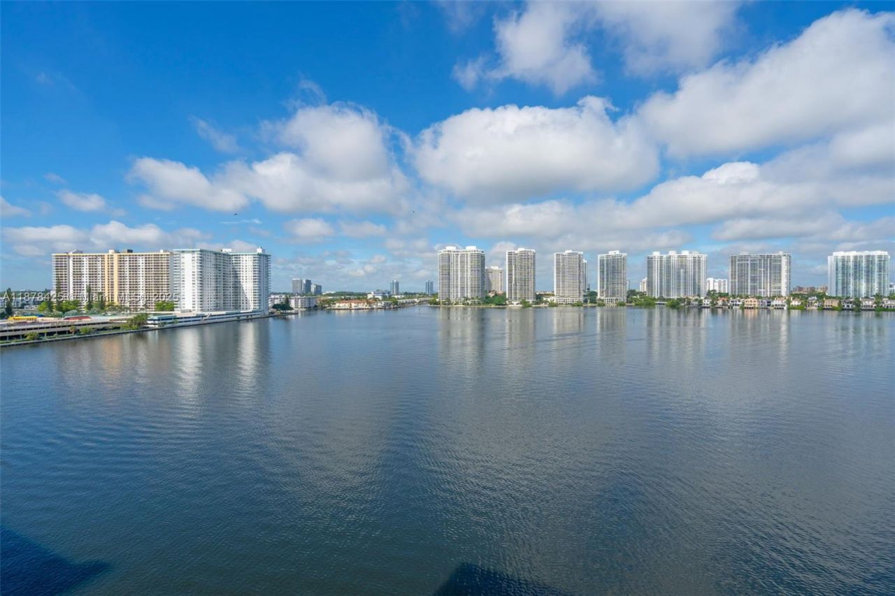 17720 N Bay Rd, Unit 903, Sunny Isles Beach, FL 33160 Photo