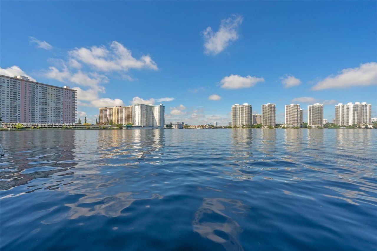 17720 N Bay Rd, Unit 903, Sunny Isles Beach, FL 33160 Photo