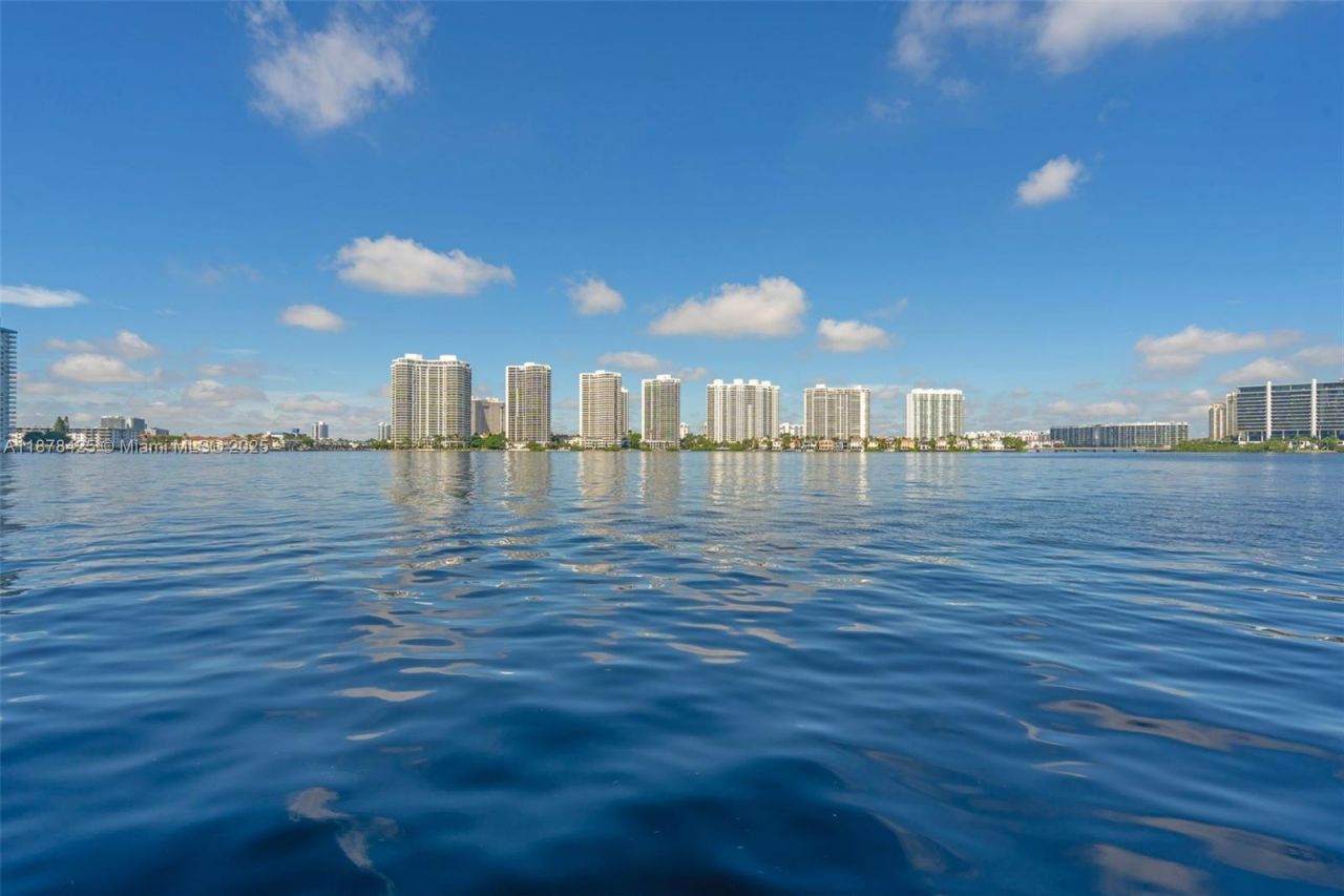 17720 N Bay Rd, Unit 903, Sunny Isles Beach, FL 33160 Photo