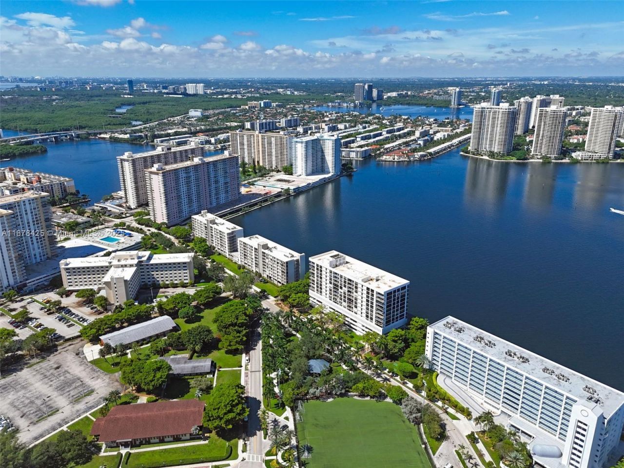 17720 N Bay Rd, Unit 903, Sunny Isles Beach, FL 33160 Photo