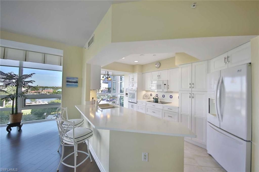 4255 Gulf Shore Blvd N, Unit 407, Naples, FL 34103 Photo