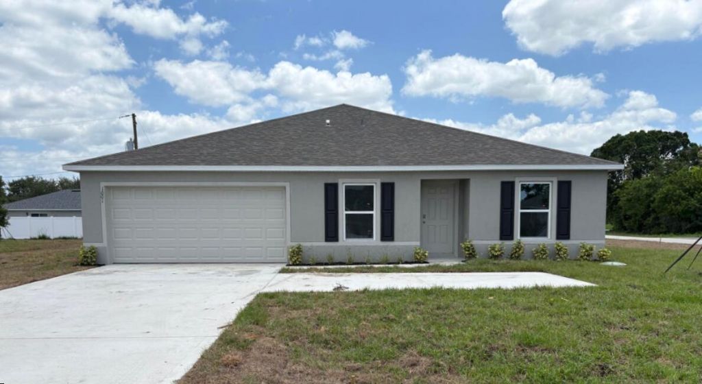 1001 NW Bayshore Boulevard, Port Saint Lucie, FL 34983 Photo