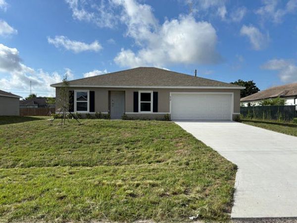 934 SW Mcdevitt Avenue, Port Saint Lucie, FL 34953