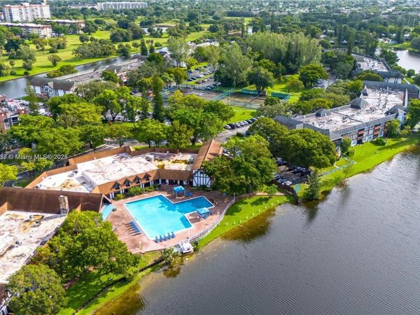 3680 Inverrary Dr, Unit 3J, Lauderhill, FL 33319