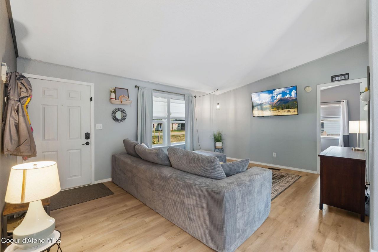 120 Shelby Rd., Laclede, ID 83841 Main Photo