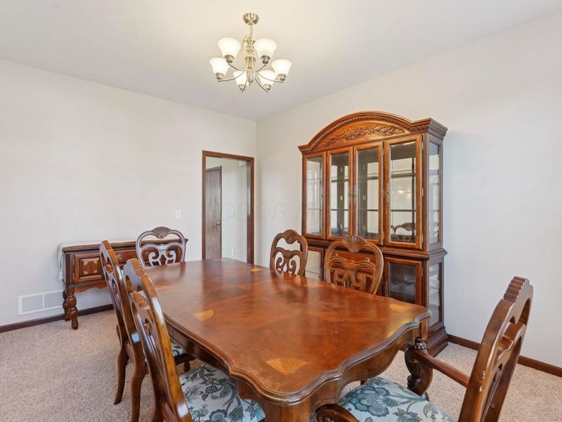 101 Stirling Way, Etna, OH 43062 Photo 8