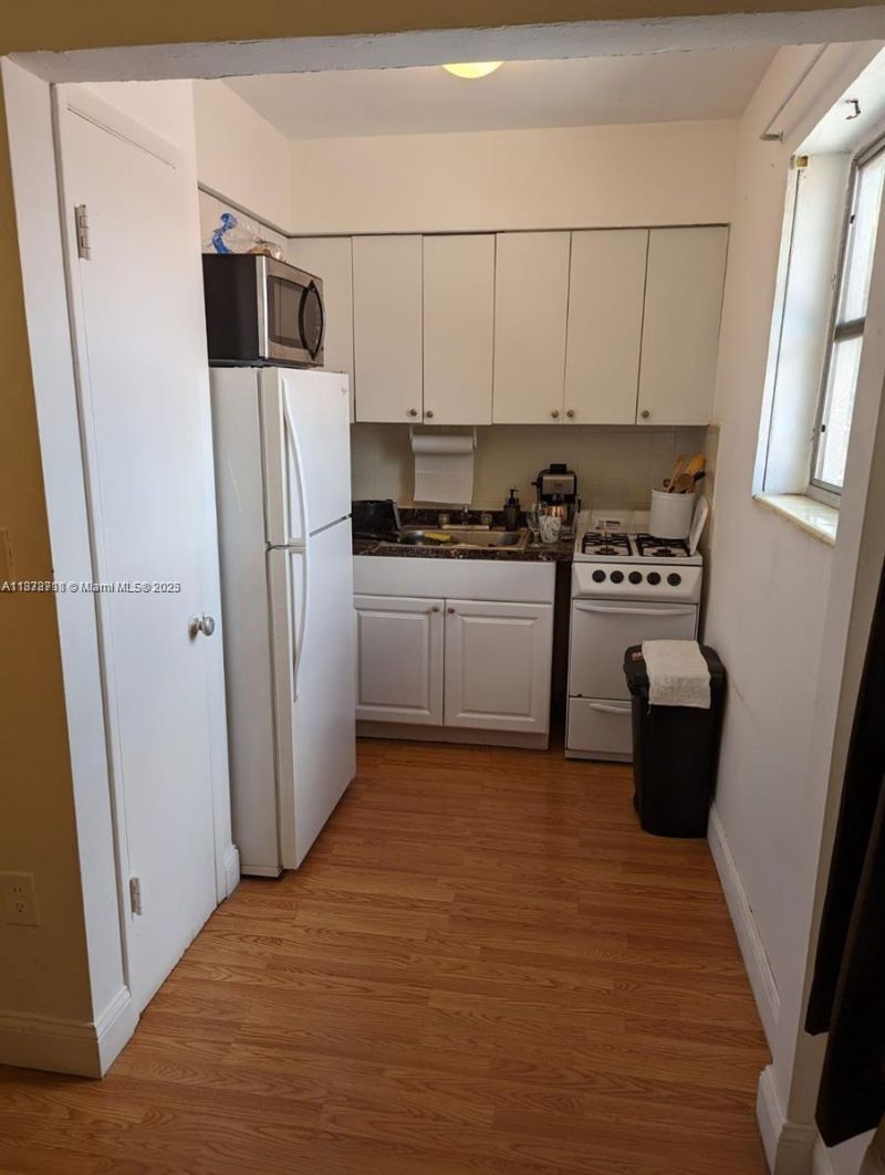 7821 Byron Ave, Miami Beach, FL 33141 Photo