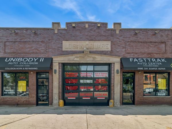 3263 W Fullerton Avenue, Chicago, IL 60647