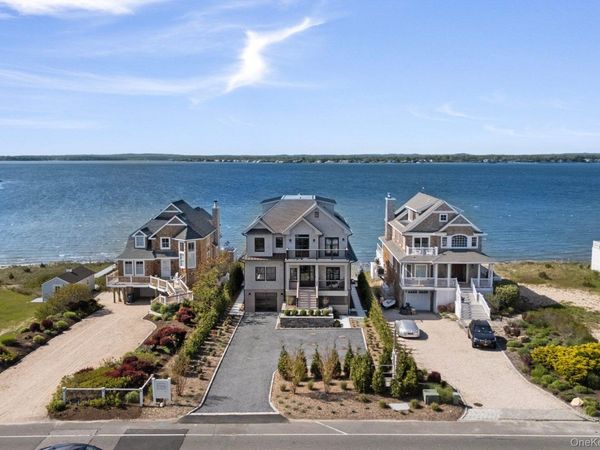 686 Dune Road, Westhampton Dunes, NY 11978