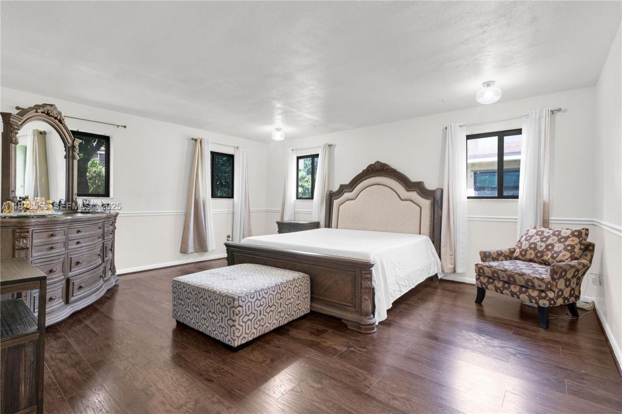 801 NW 203rd St, Miami Gardens, FL 33169 Photo