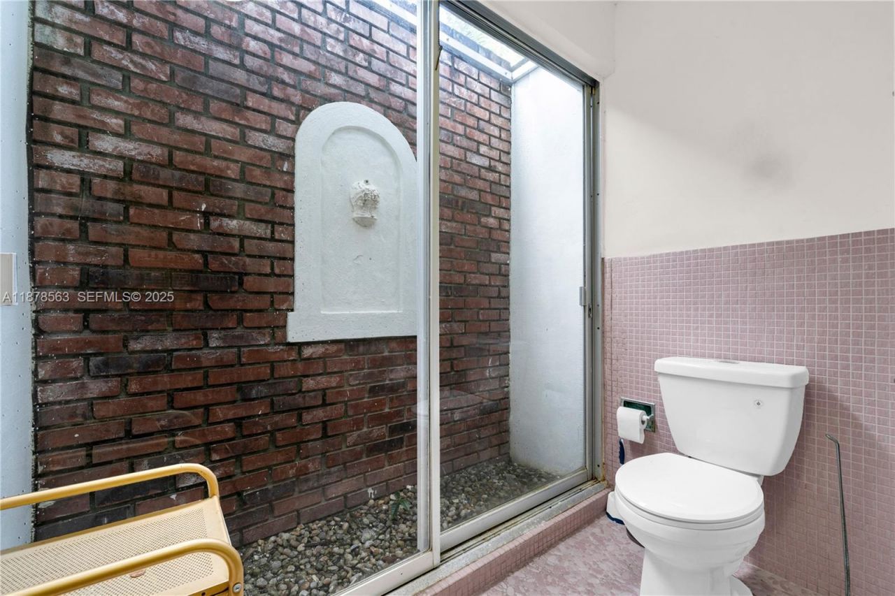 801 NW 203rd St, Miami Gardens, FL 33169 Photo