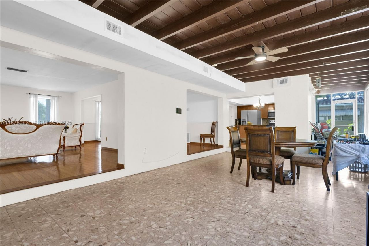 801 NW 203rd St, Miami Gardens, FL 33169 Photo