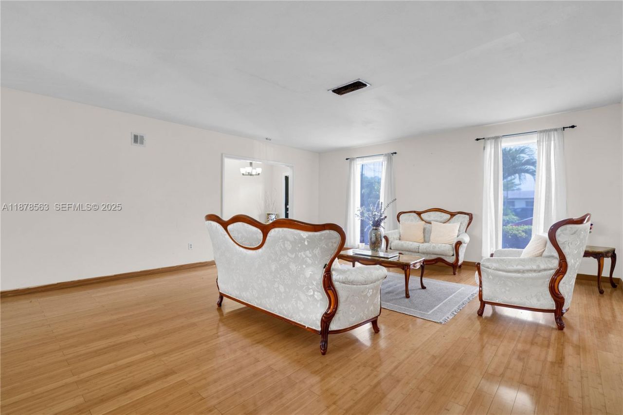 801 NW 203rd St, Miami Gardens, FL 33169 Photo