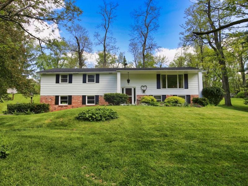 11810 Woodview Lane, Fredericktown, OH 43019 Photo 1