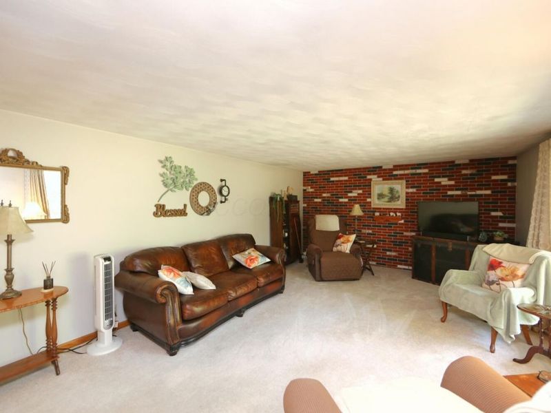 11810 Woodview Lane, Fredericktown, OH 43019 Photo 8