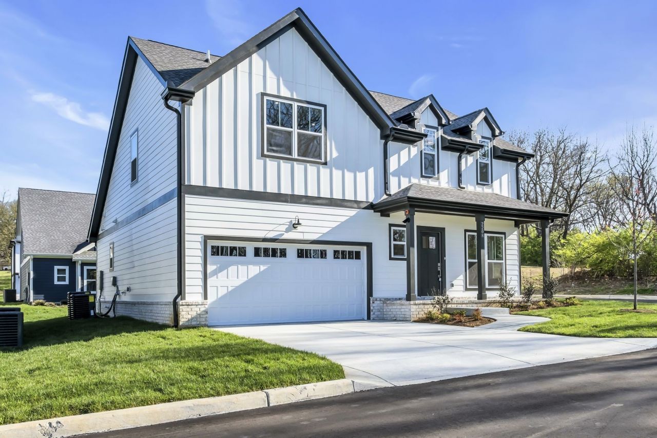 2208 Chadwell Station Ln, Madison, TN 37115 Main Photo