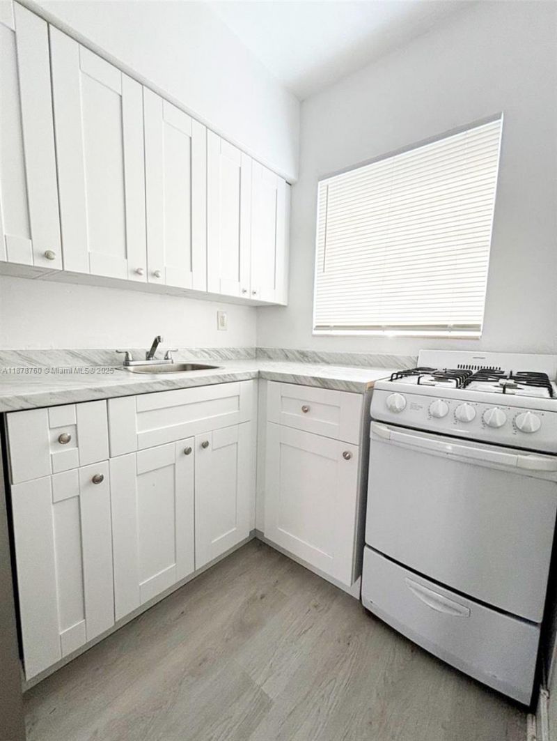 7717 Byron Ave, Miami Beach, FL 33141 Photo