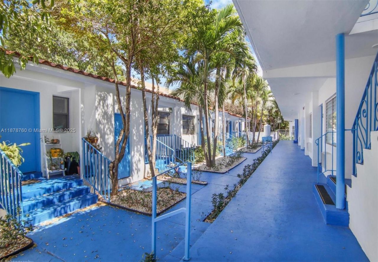 7717 Byron Ave, Miami Beach, FL 33141 Photo