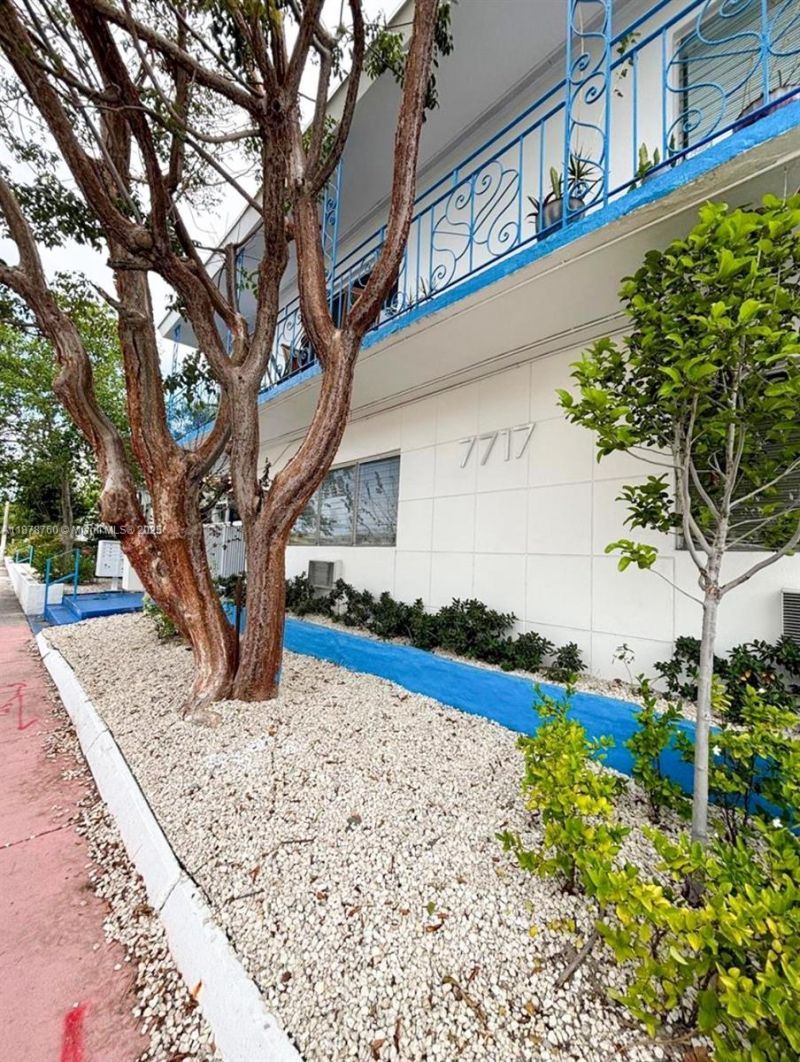 7717 Byron Ave, Miami Beach, FL 33141 Photo