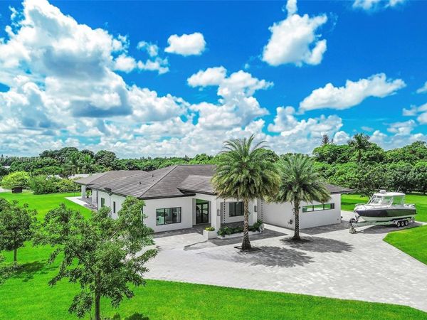 17950 SW 192nd St, Miami, FL 33187