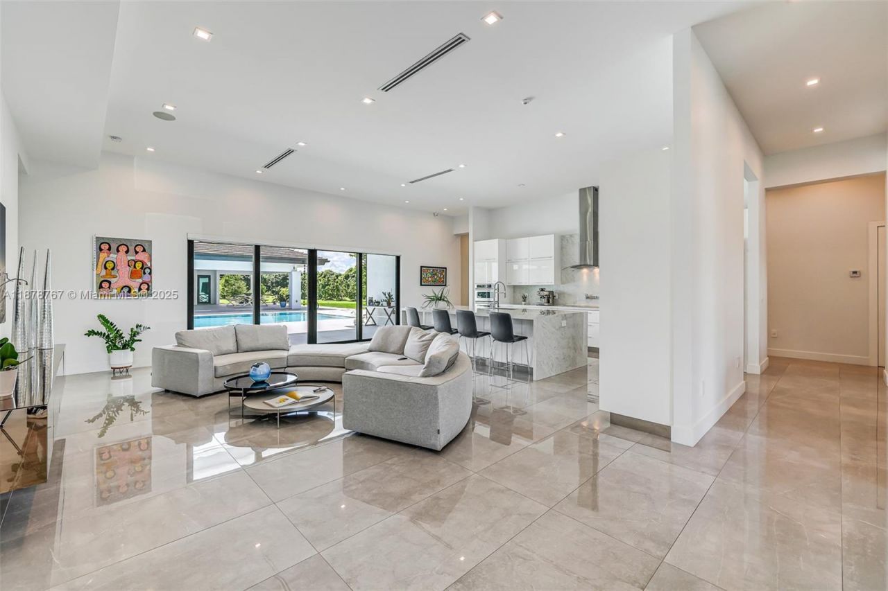 17950 SW 192nd St, Miami, FL 33187 Photo