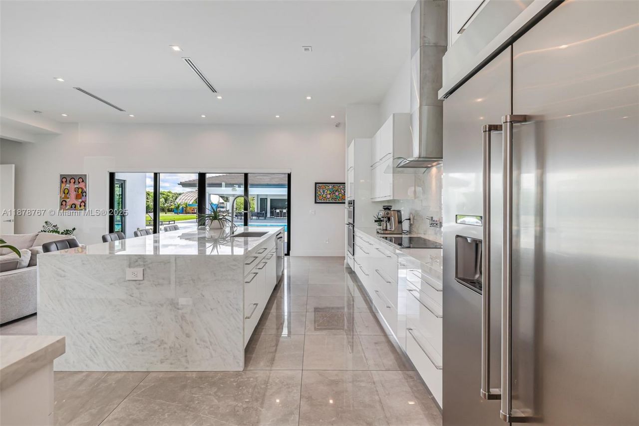 17950 SW 192nd St, Miami, FL 33187 Photo