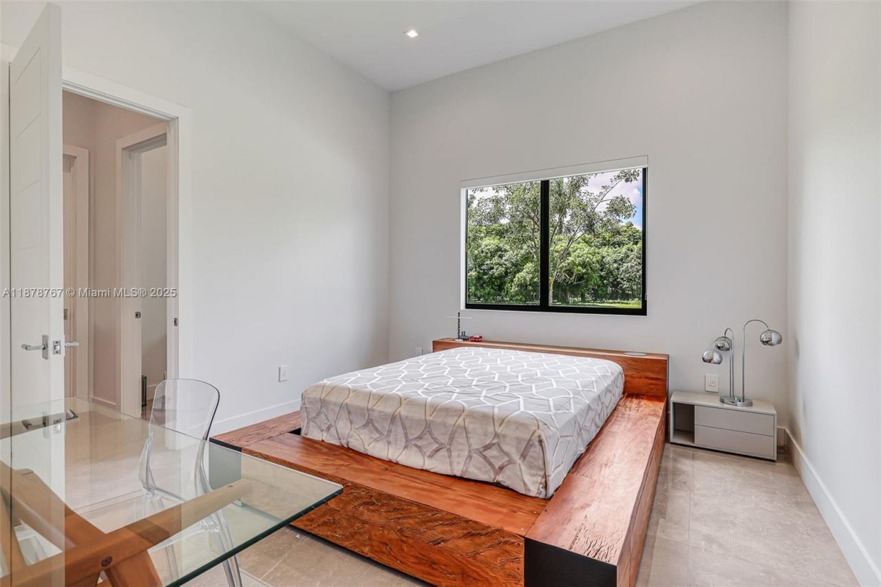 17950 SW 192nd St, Miami, FL 33187 Photo