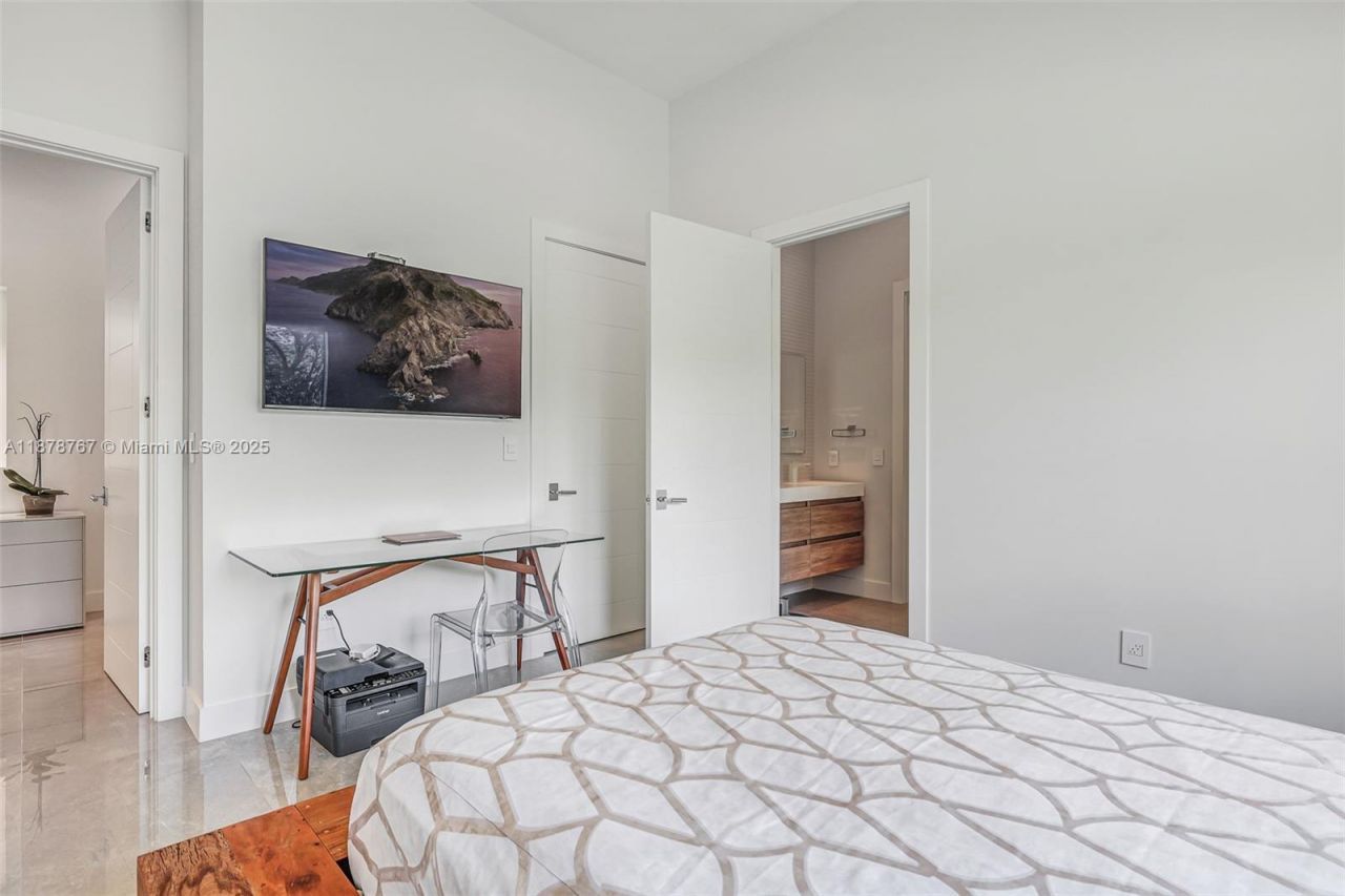 17950 SW 192nd St, Miami, FL 33187 Photo