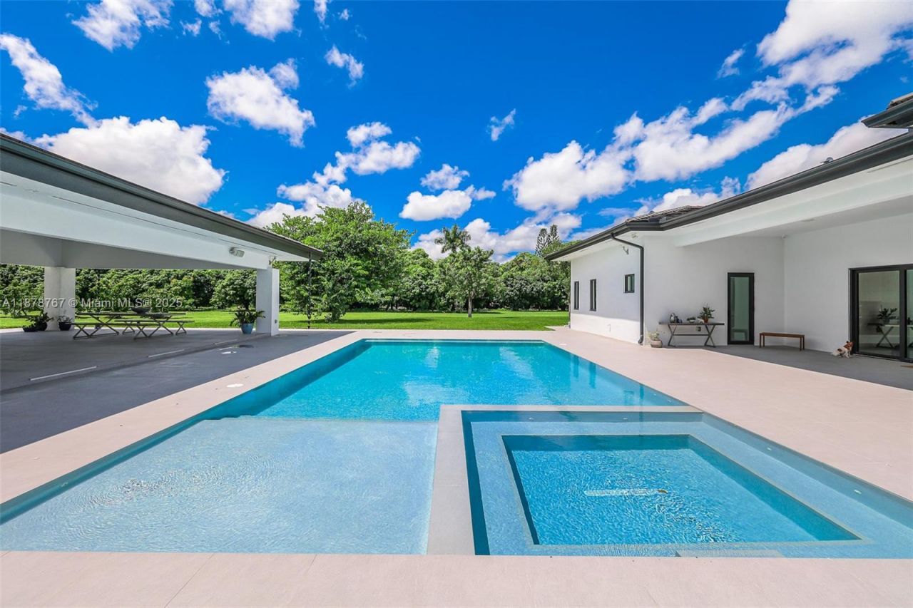 17950 SW 192nd St, Miami, FL 33187 Photo