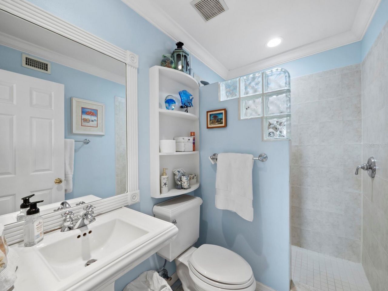 7105 Gulf Of Mexico Drive, Unit 21, Longboat Key, FL 34228 Photo