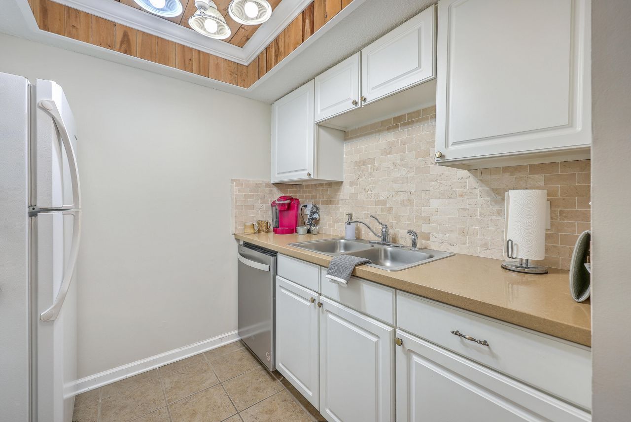 6240 Old Point Road Photo 13