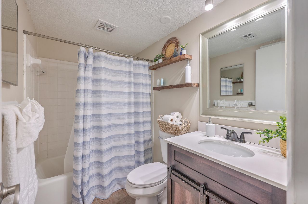 6240 Old Point Road Photo 17