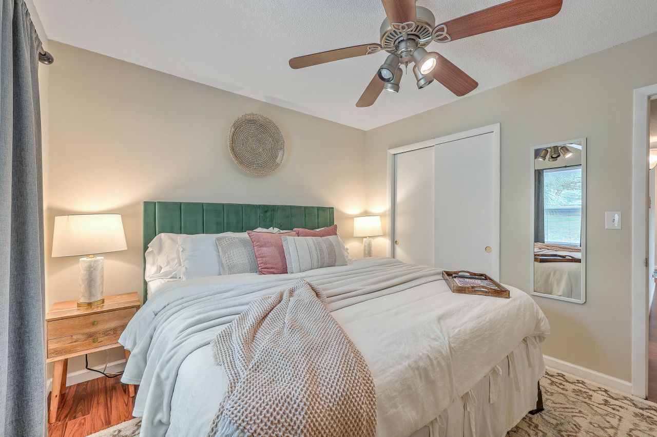 6240 Old Point Road Photo 4