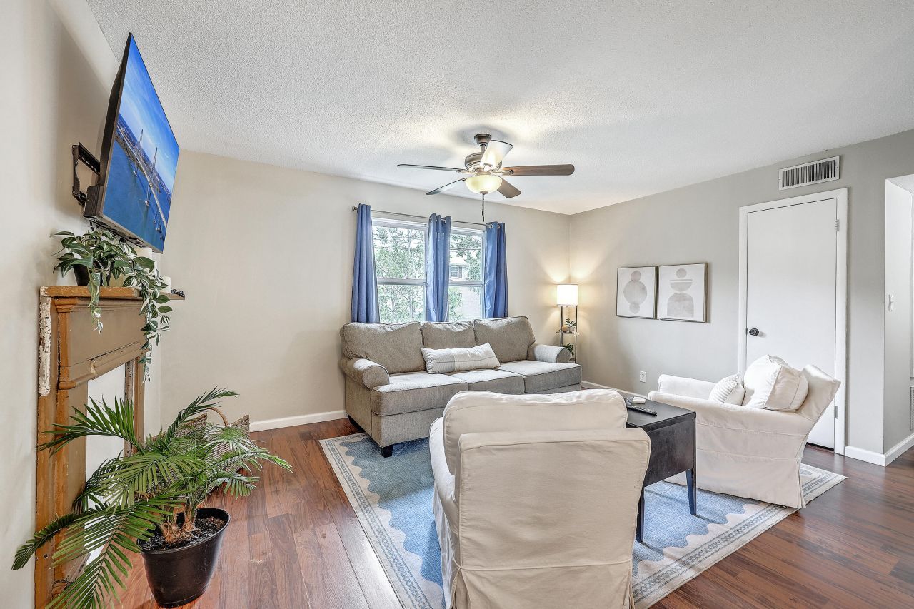 6240 Old Point Road Photo 7