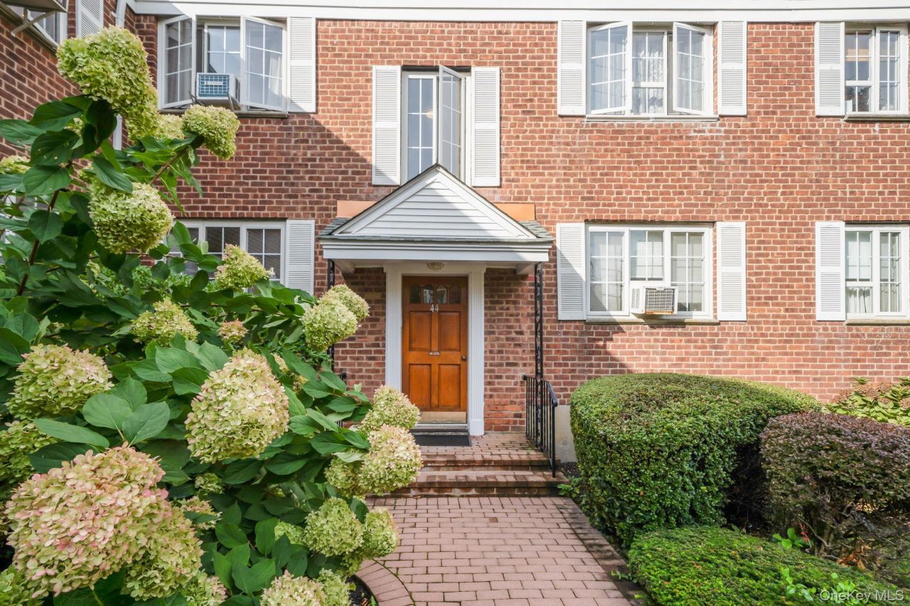 44 Nathan Hale Drive, Unit 58A, Huntington, NY 11743 Main Photo