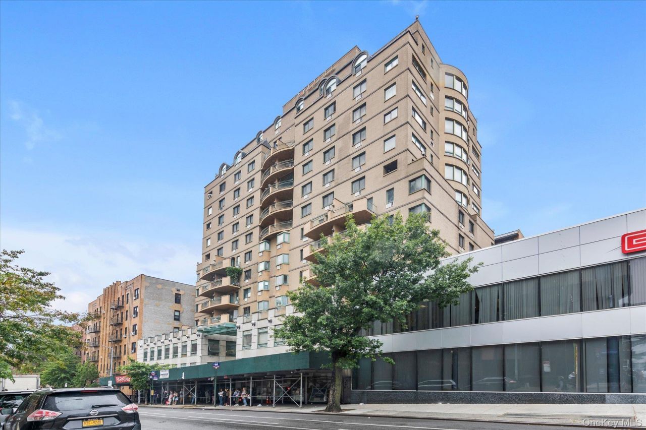 133-47 Sanford Avenue, Unit 1E, Flushing, NY 11355 Main Photo