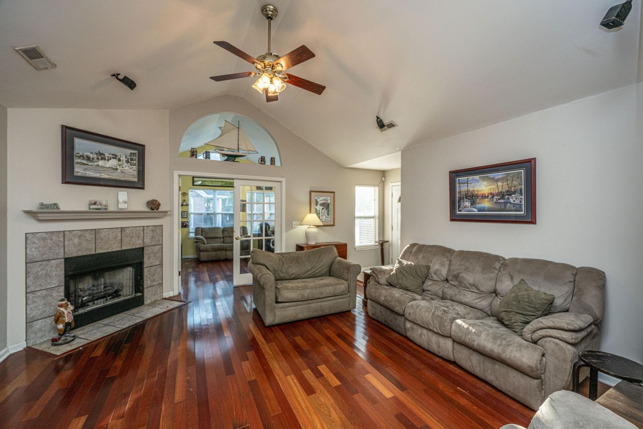 120 Ashley Villa Circle Photo 5