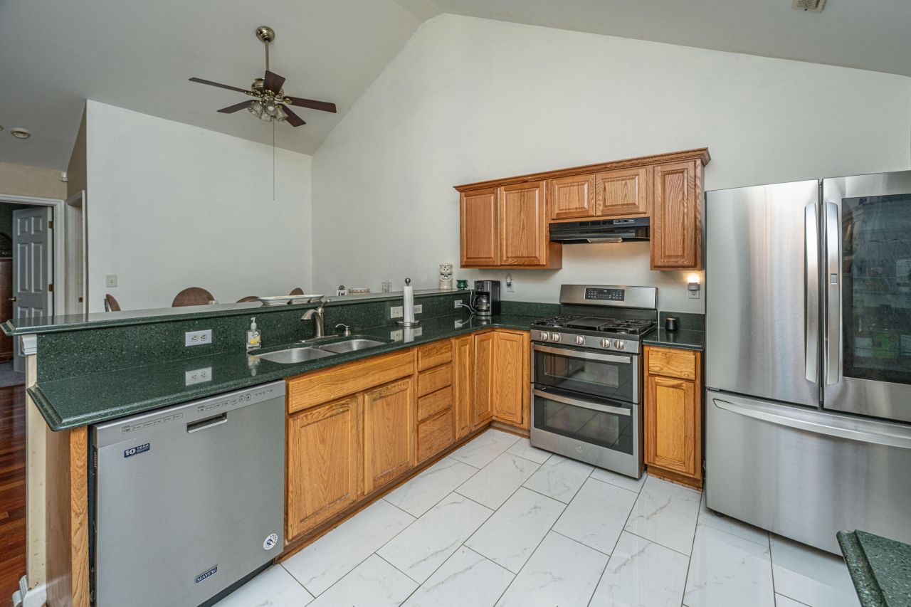 120 Ashley Villa Circle Photo 9