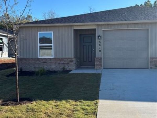 6610 NW Kathleen Street, Bentonville, AR 72713