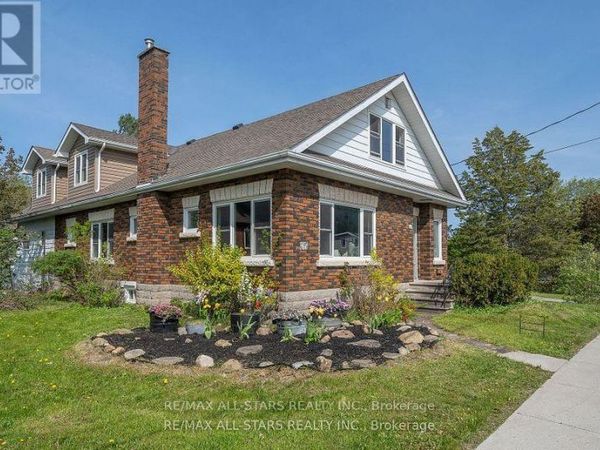 61 Francis Street East, Kawartha Lakes (Fenelon Falls), ON K0M1N0