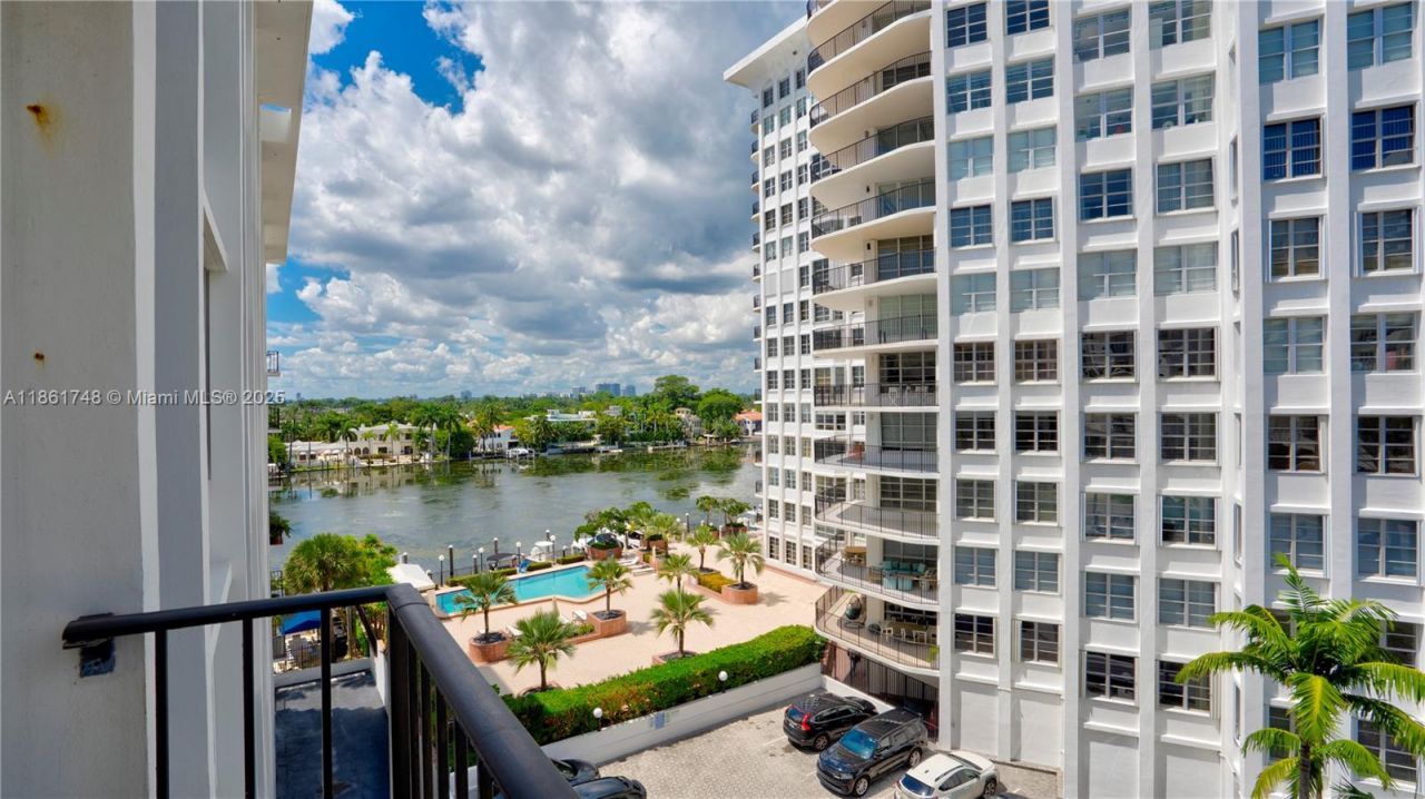 5640 Collins Ave, Unit 6B, Miami Beach, FL 33140 Photo