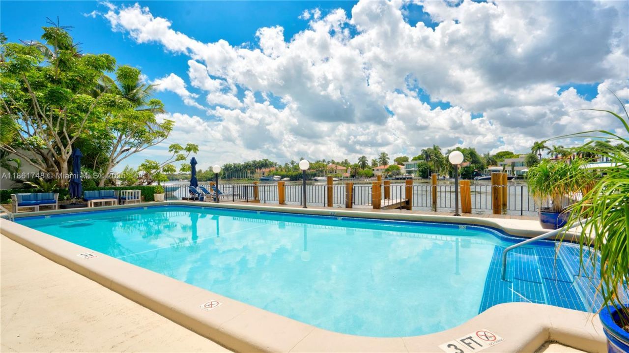 5640 Collins Ave, Unit 6B, Miami Beach, FL 33140 Photo