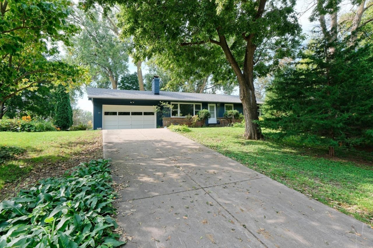148 Ridgeview Lane E, Wayzata, MN 55391 Main Photo