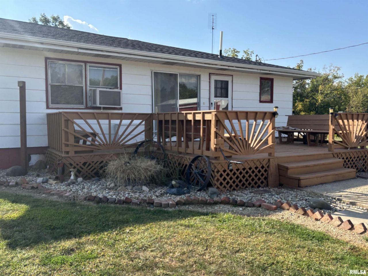 10206 E County Highway 14 Road, Lewistown, IL 61542 Main Photo