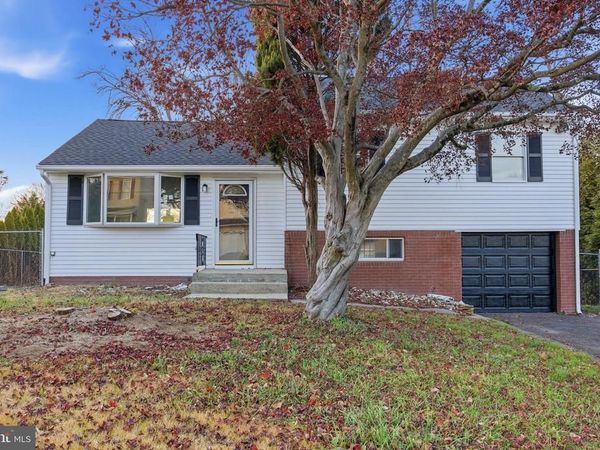 166 N HAWTHORNE AVENUE, LANGHORNE, PA 19047