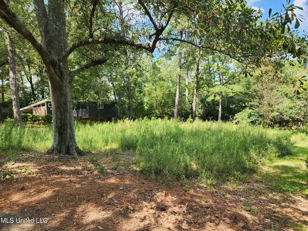 1766 Hillview Drive, Jackson, MS 39211