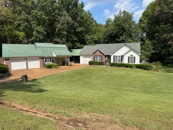 66 WOODRUN DR, Middleton, TN 38052